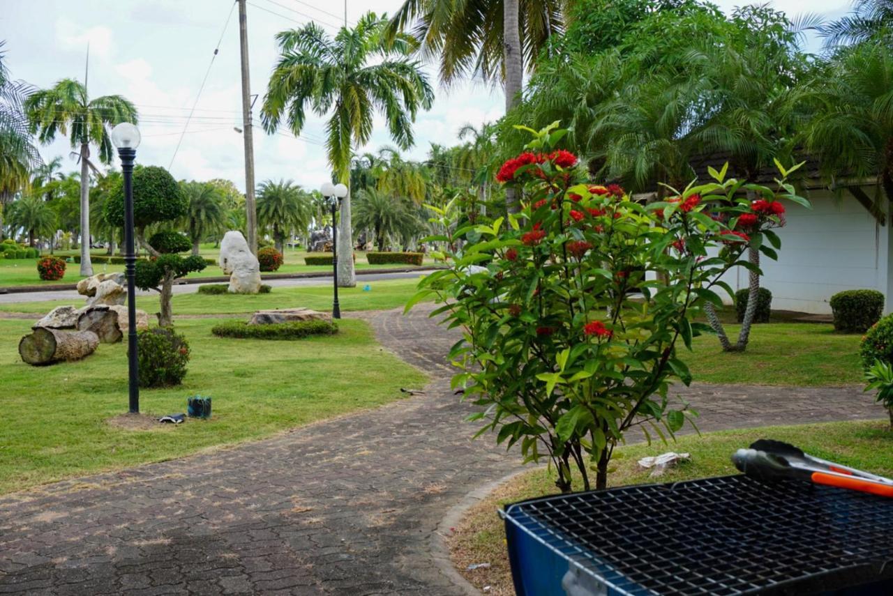 Rockgarden Beach Resort Mae Phim Luaran gambar