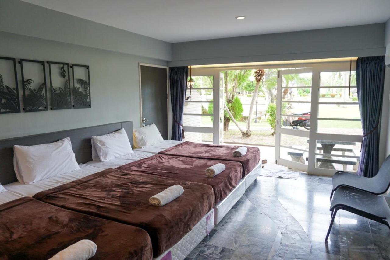 Rockgarden Beach Resort Mae Phim Luaran gambar