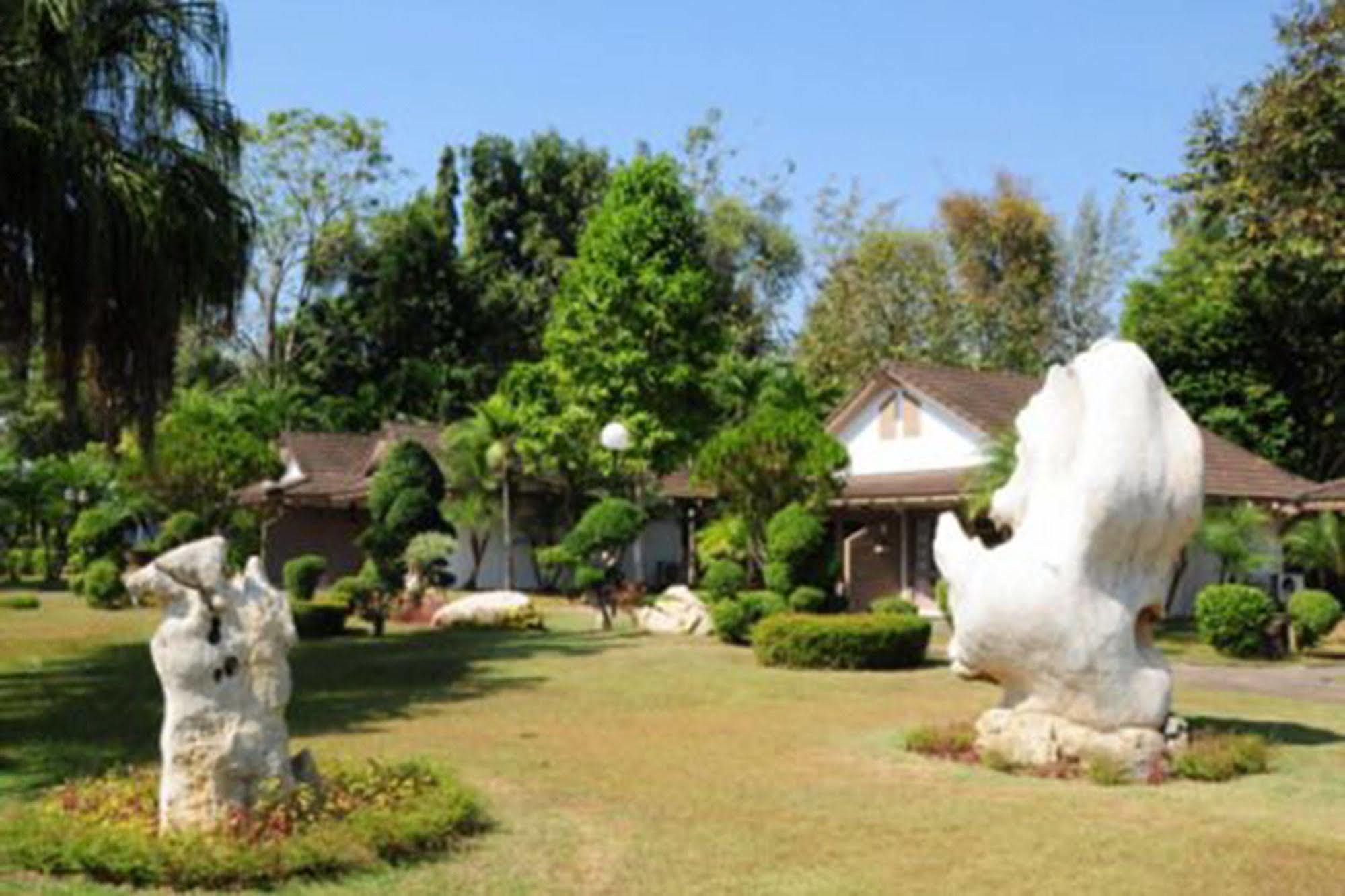 Rockgarden Beach Resort Mae Phim Luaran gambar
