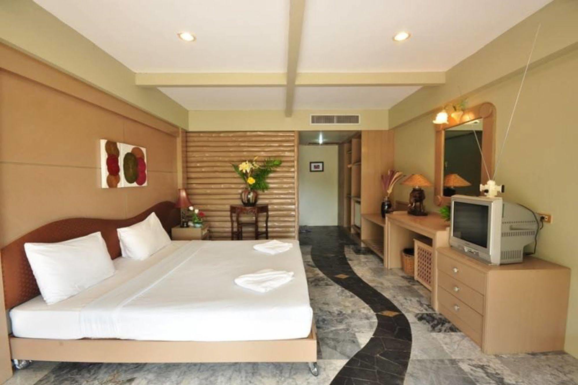 Rockgarden Beach Resort Mae Phim Luaran gambar
