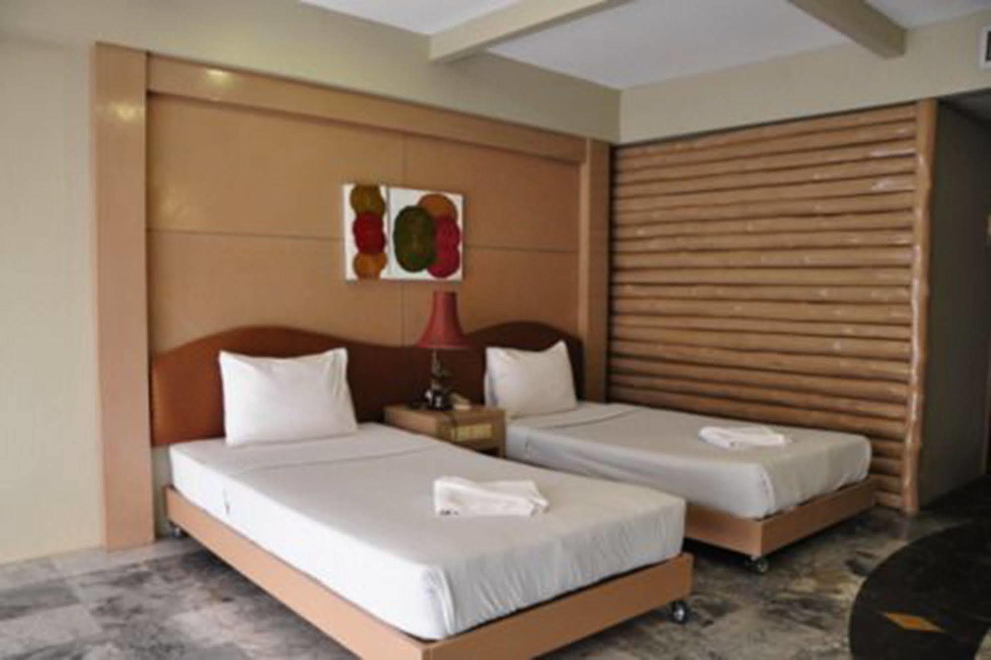 Rockgarden Beach Resort Mae Phim Luaran gambar