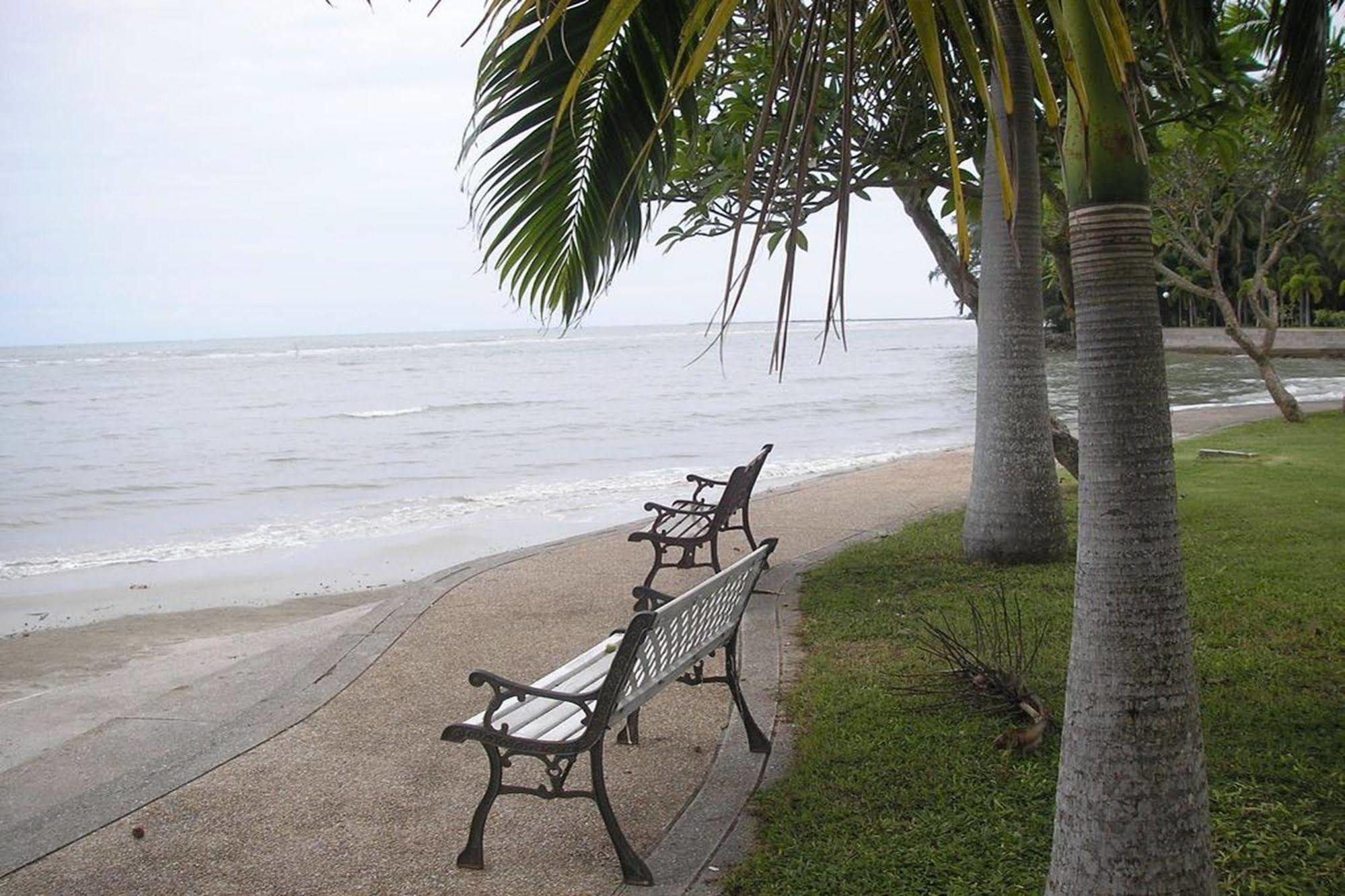 Rockgarden Beach Resort Mae Phim Luaran gambar