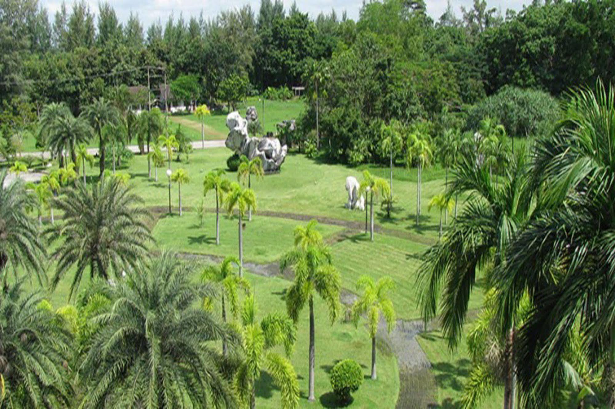 Rockgarden Beach Resort Mae Phim Luaran gambar