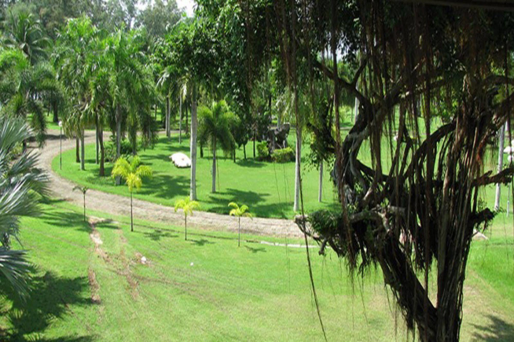 Rockgarden Beach Resort Mae Phim Luaran gambar